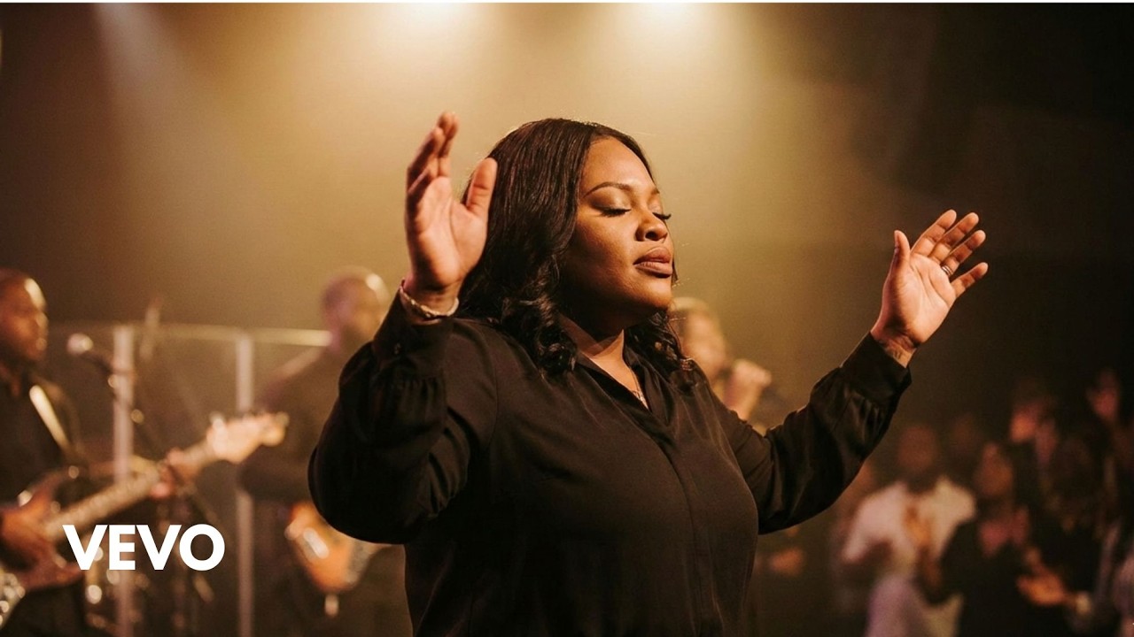 Praise Is What I Do - Tasha Cobbs Leonard (Powerful Gospel Worship song)- Pop Gospel