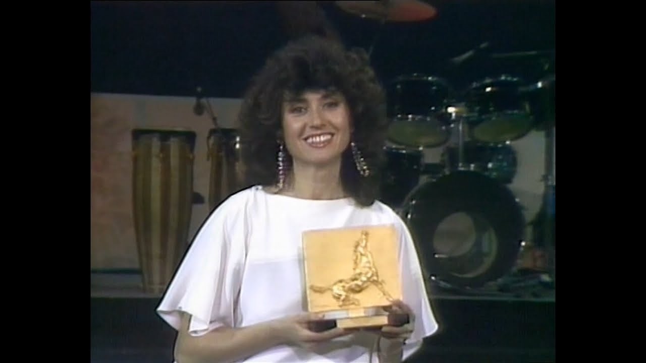 Gigliola Cinquetti - Chiamalo Amore (& Premiazione) - Sanremo 1985 Serata finale - stereo
