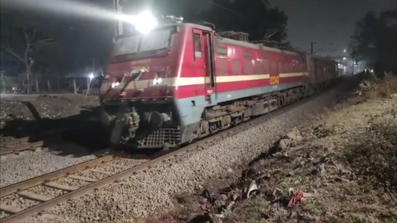 Dengarous WAP 7 red engine 🚂 Purulia intercity express with ICF 