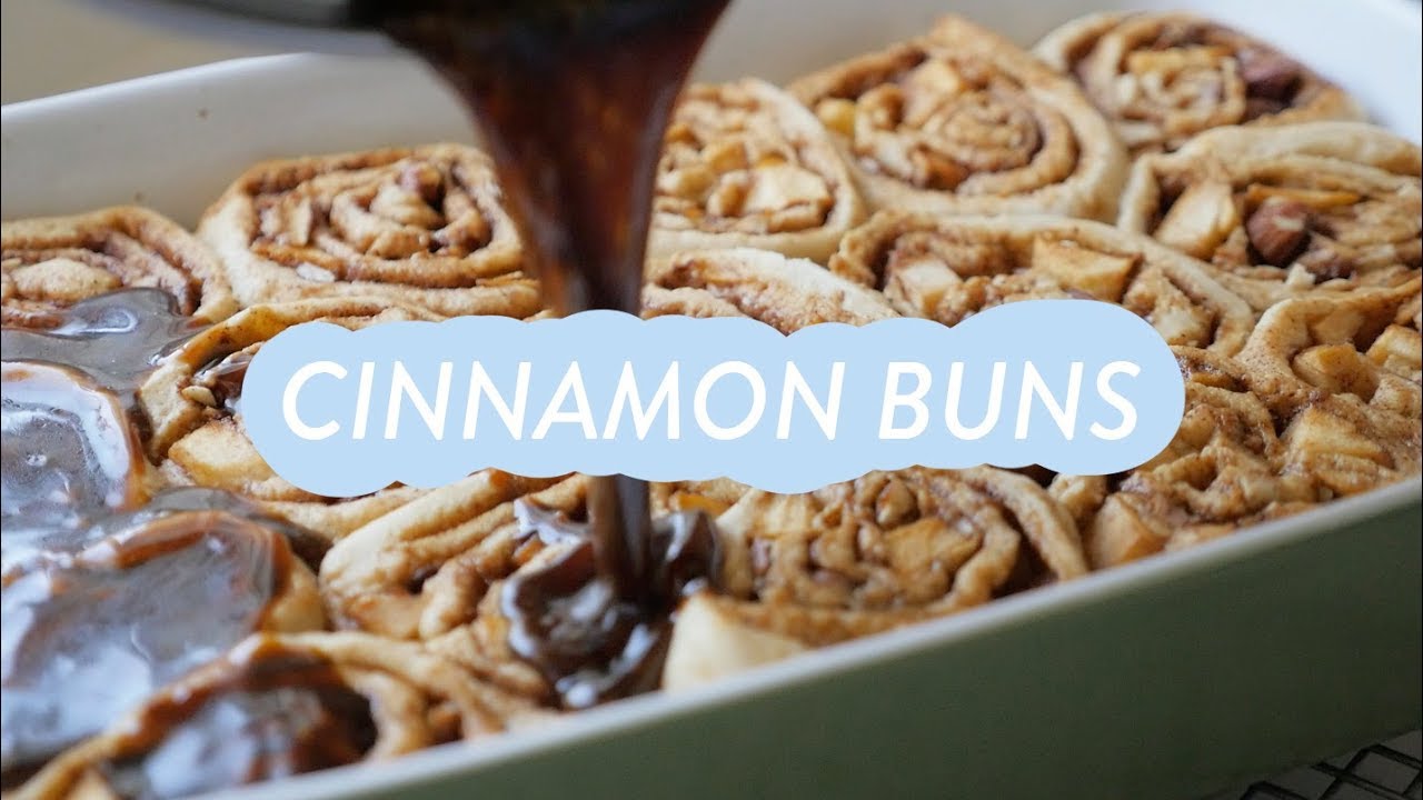 Vegan Cinnamon Rolls & Christmas Cards