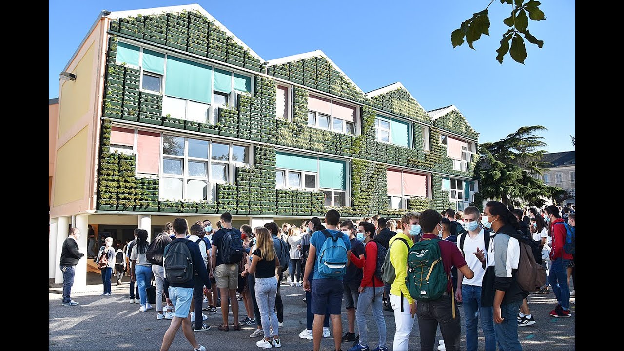 ESBC : MURS VÉGÉTALISÉS AU LYCÉE SAINTE-MARIE (BOURGES)