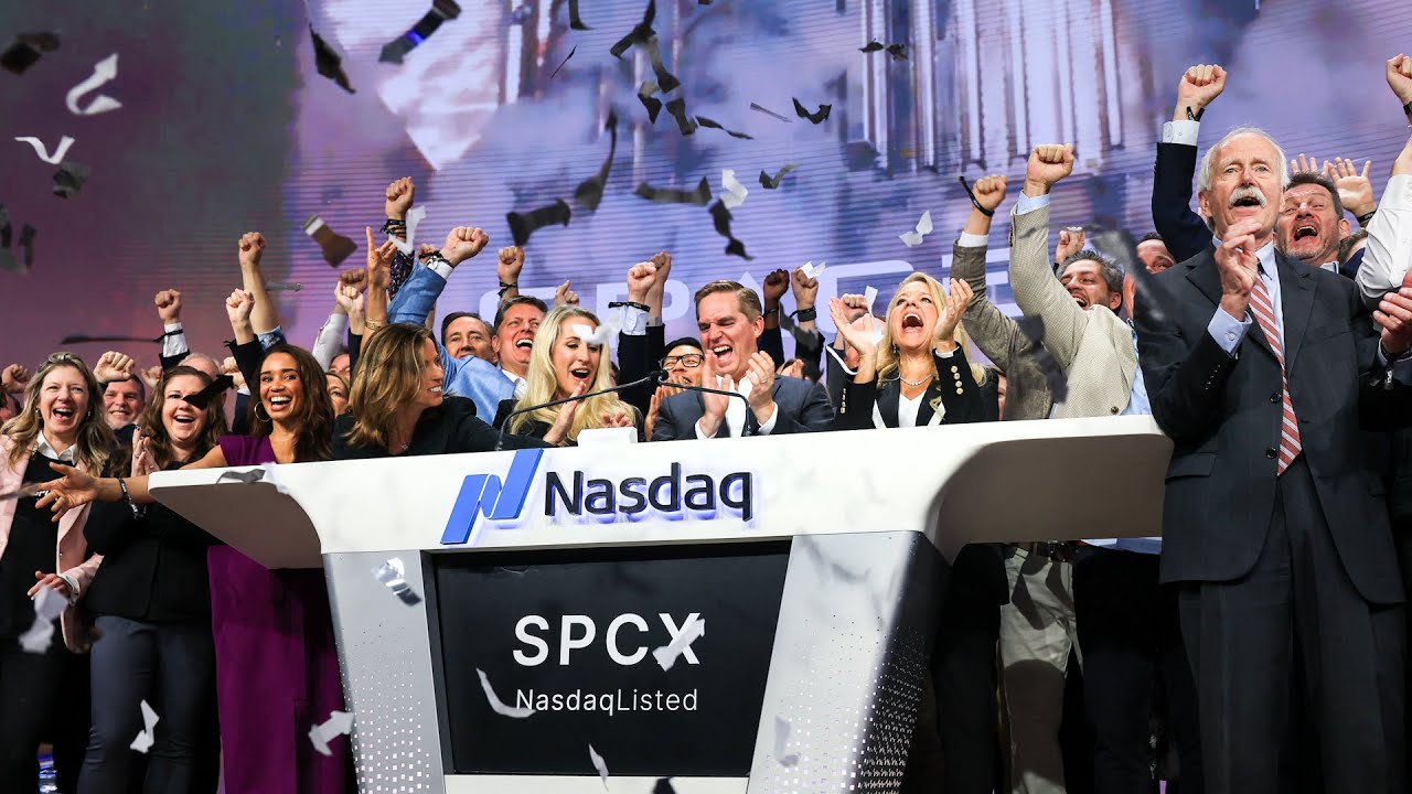 Why Musk Raced to Take SpaceX Public in the World&rsquo;s Biggest IPO