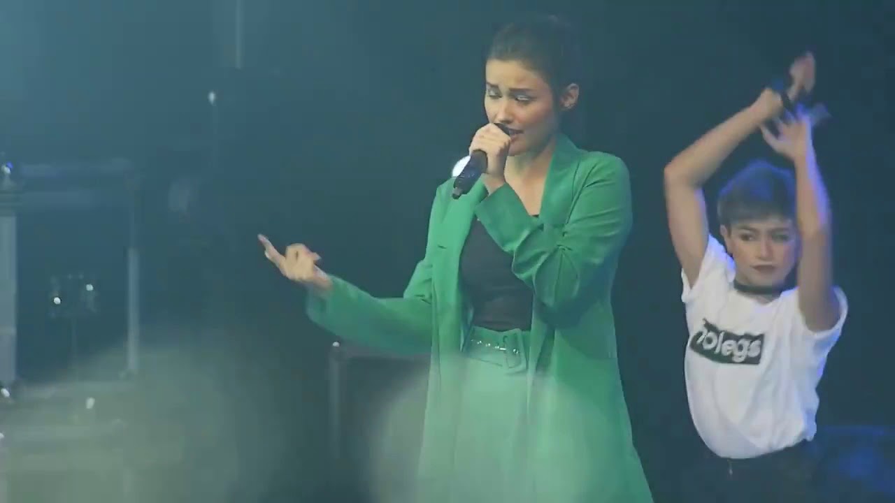 LIZA SOBERANO SHOWCASING HER HIDDEN TALENT BY SINGING 