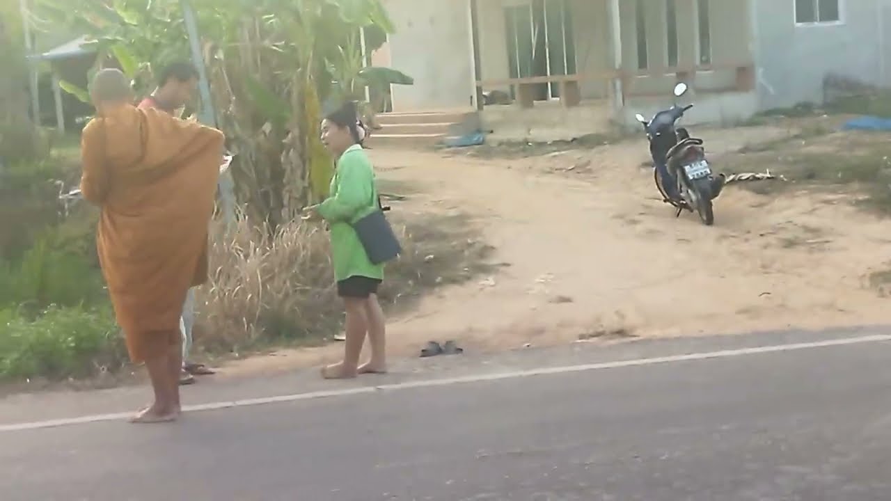 ส่ายข้าวไปใส่บาตร # ช่อง ตนธรรมดา