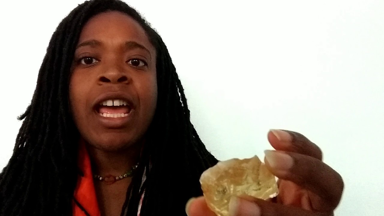 Honey Calcite: abundance, ancestral healing, will power