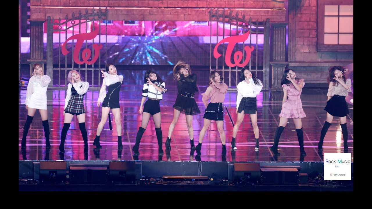 트와이스 (TWICE)(Heart Shaker + What is Love? + dance the night away + YES or YES)@181106
