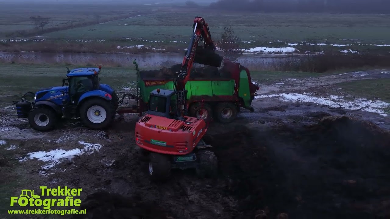 Mest strooien 2026 | van der Schors | Spreading manure | Mist streuen | New Holland + Strautmann