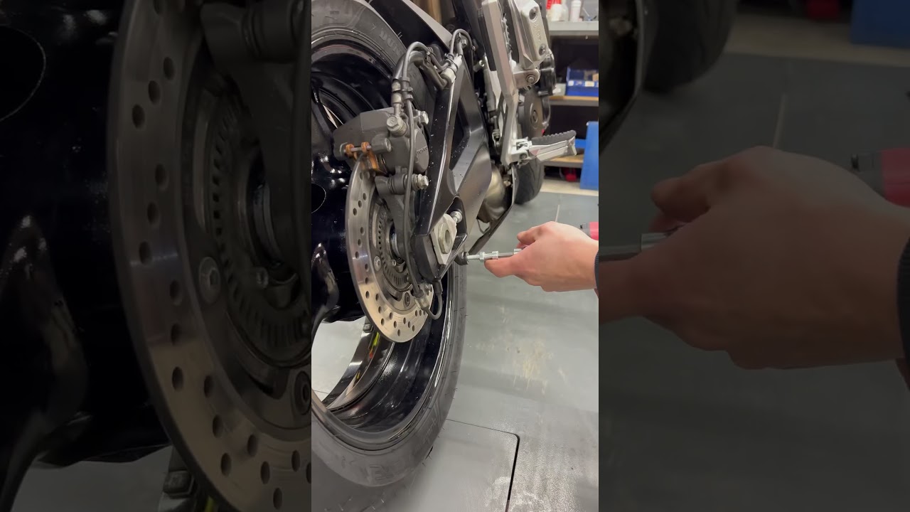 Gebruik jij een paddockstand voor jouw motor? #bikelife #motorcycle