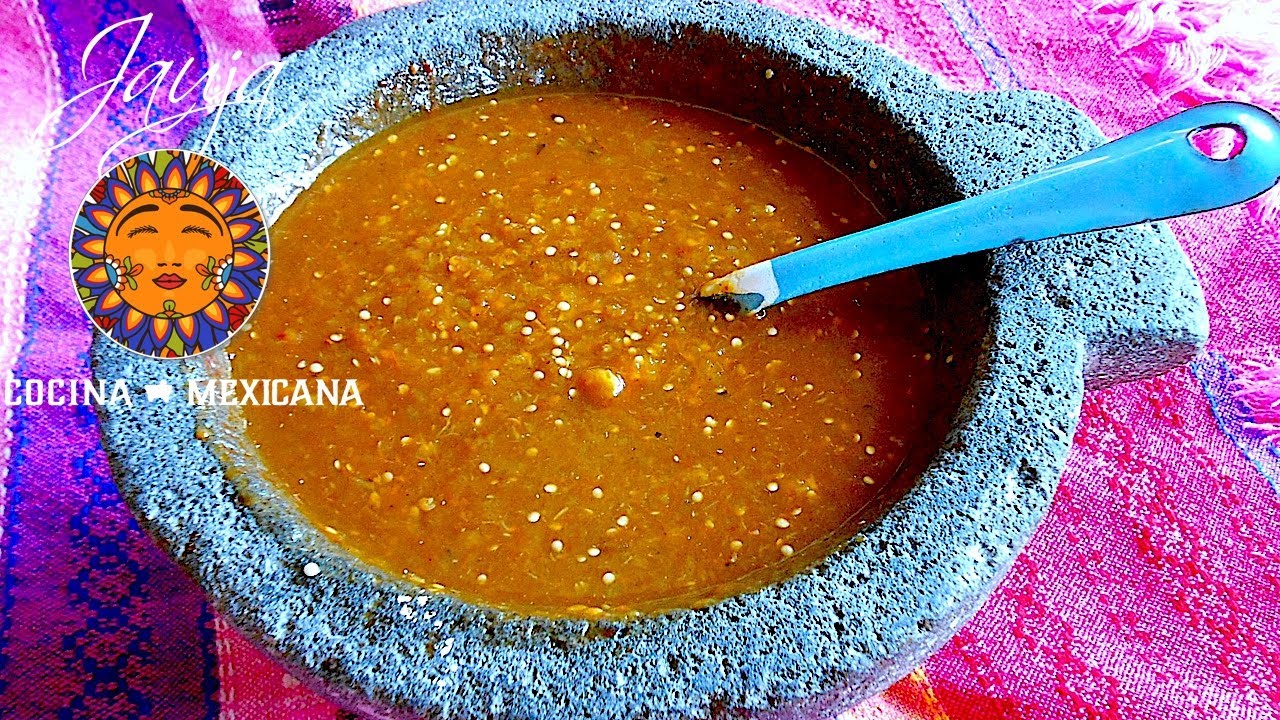 Salsa de Chile Morita y Chile de Arbol en Molcajete