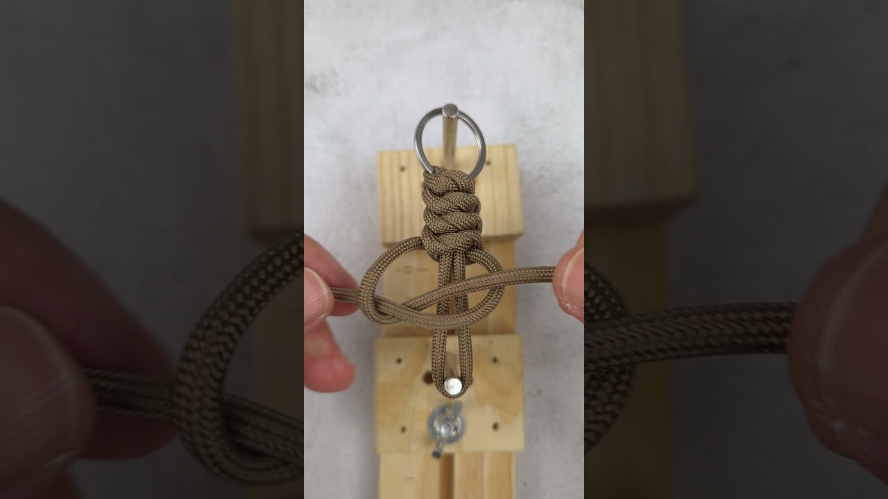 Easy Paracord Keychain Knot #Paracord #shorts