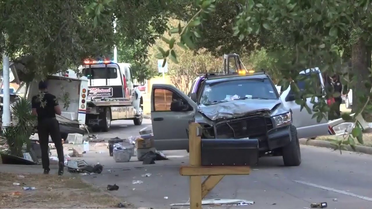 Driver charged after deadly crash kills Houston postal worker