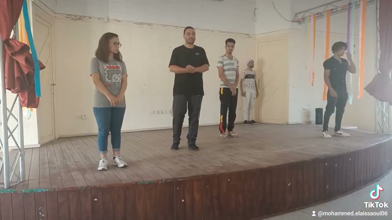 الركح او خشبة المسرح