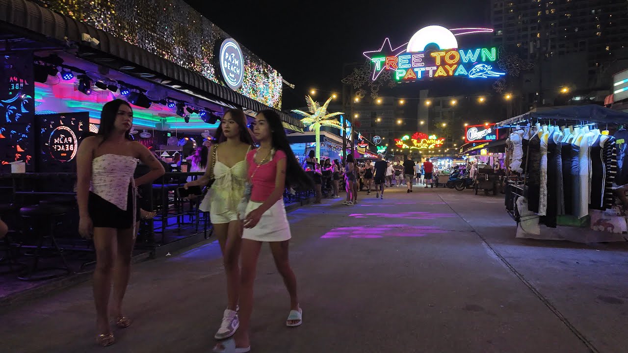 Pattaya Tree Town Nightlife, Thailand 4K 30 FPS