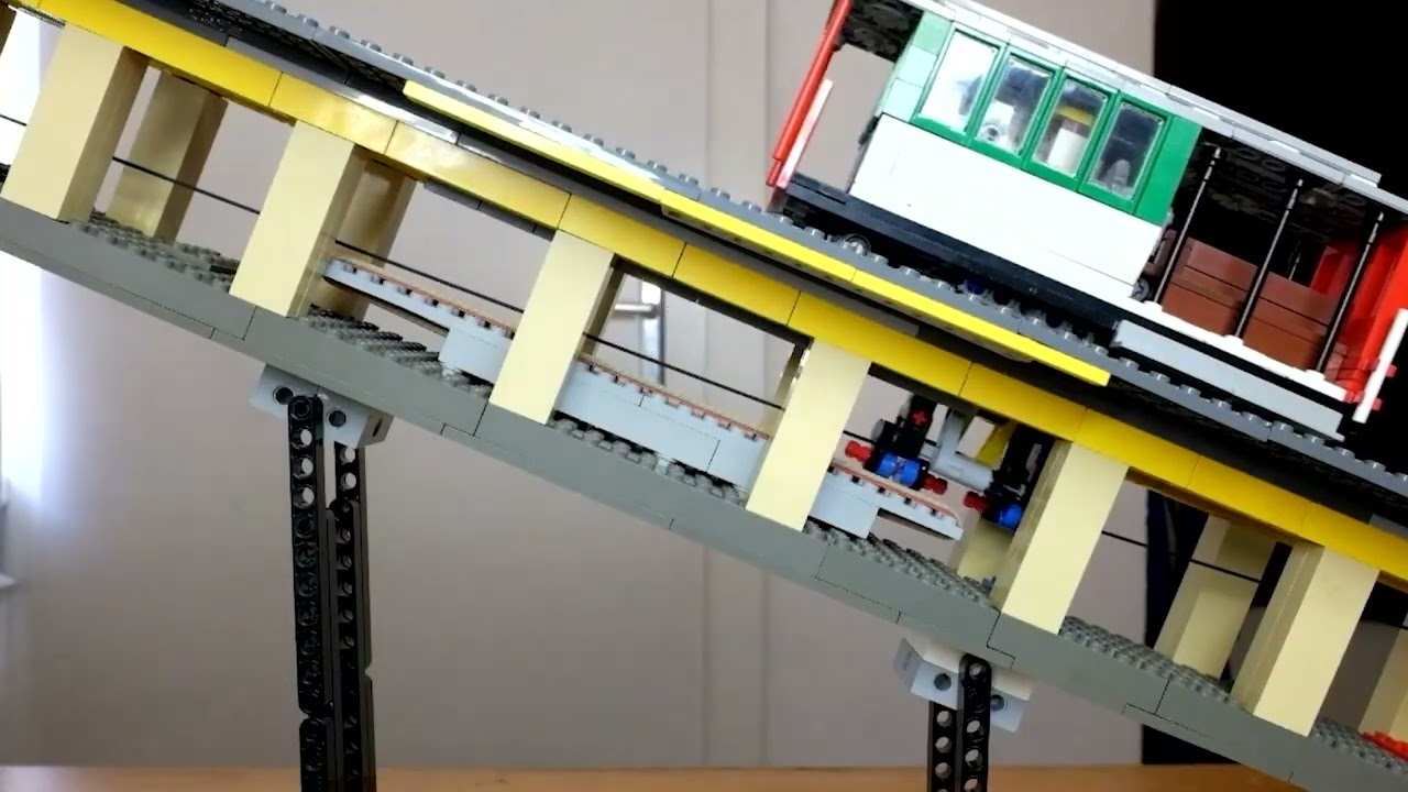 LEGO San Francisco Cable Car (with working rope-grip system)