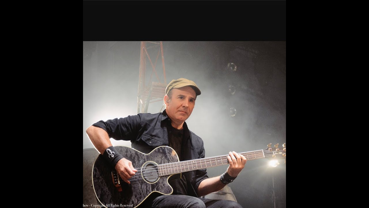 Restaurando Baixolão do musico Flavio Lemos.