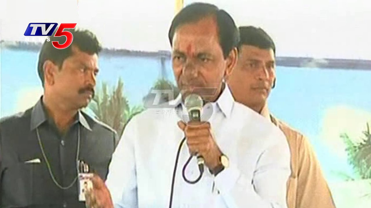 CM KCR Dubbaka Tour | KCR Meets Childhood Firends and Teachers | TV5 News