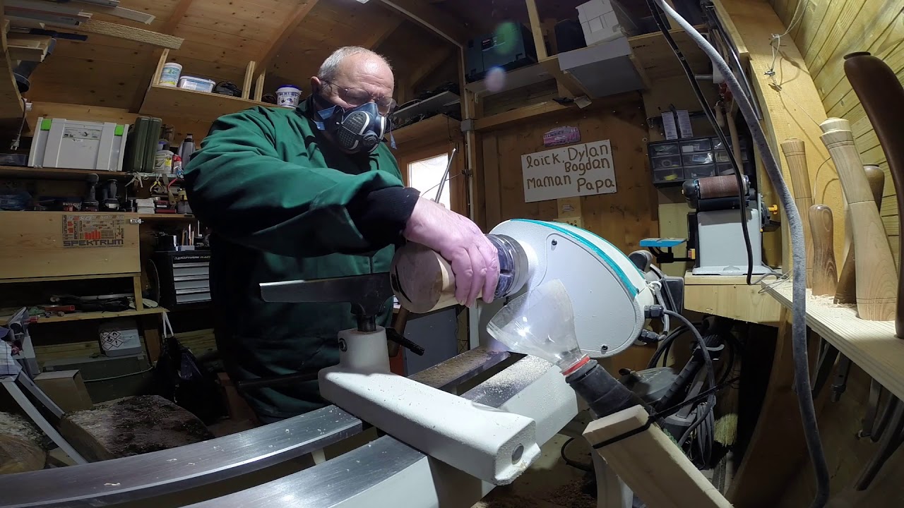 Tournage d'un Mortier en bois