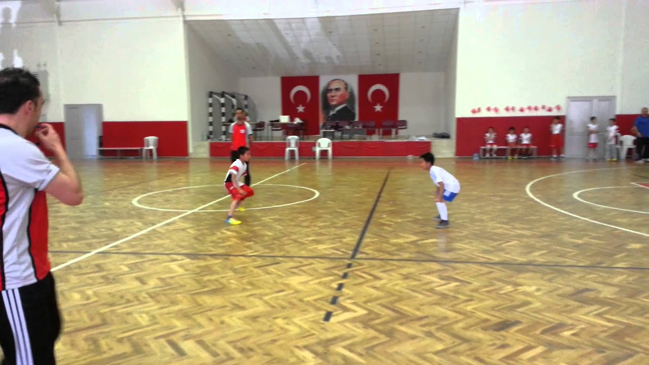 Güney yaşar kımıl ilkokulu ile mendil kapmaca maçının 1.seti