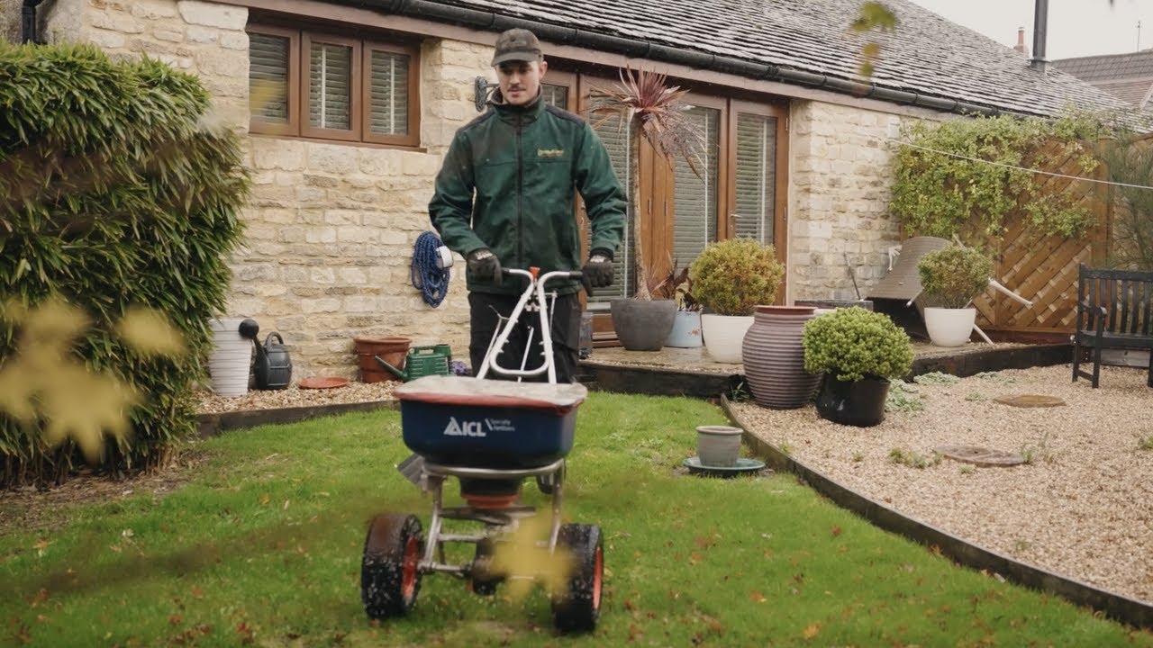 Lawn Care Treatments | Fertiliser, Lawn Feed, Moss Control And More
