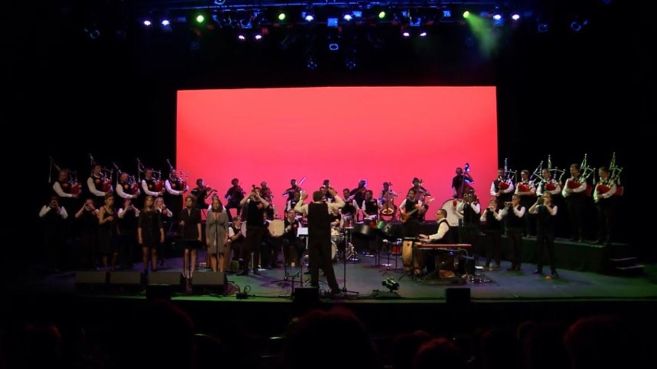 TAN DE'I ! - Kimiad ar soudard yaouank / Bagad Cap Caval, Phil'Armorik Orchestra & Barba Loutig