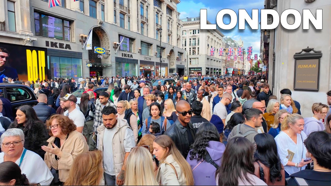 London&rsquo;s Busiest Shopping Streets on a Saturday 🛍️ | Oxford & Regent Street Walk