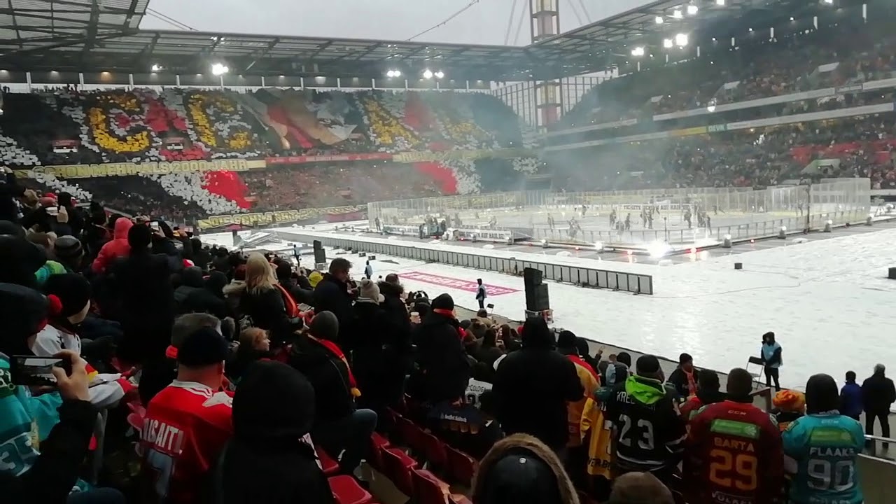 Einlauf + Choreographie beim DEL Winter Game 2019 (KEC 2:3 DEG)