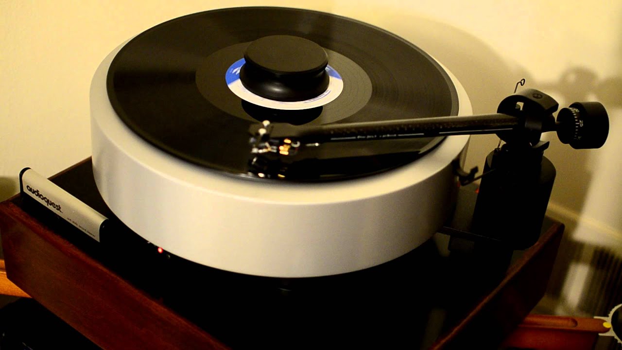 Pro-Ject RPM 6.1 SB turntable playing Hank Mobley