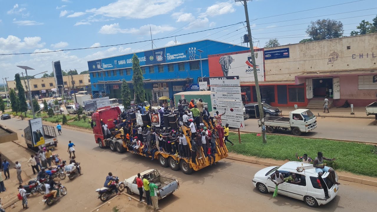 Mbale town on fire#fufa drum#lango vs bugisu
