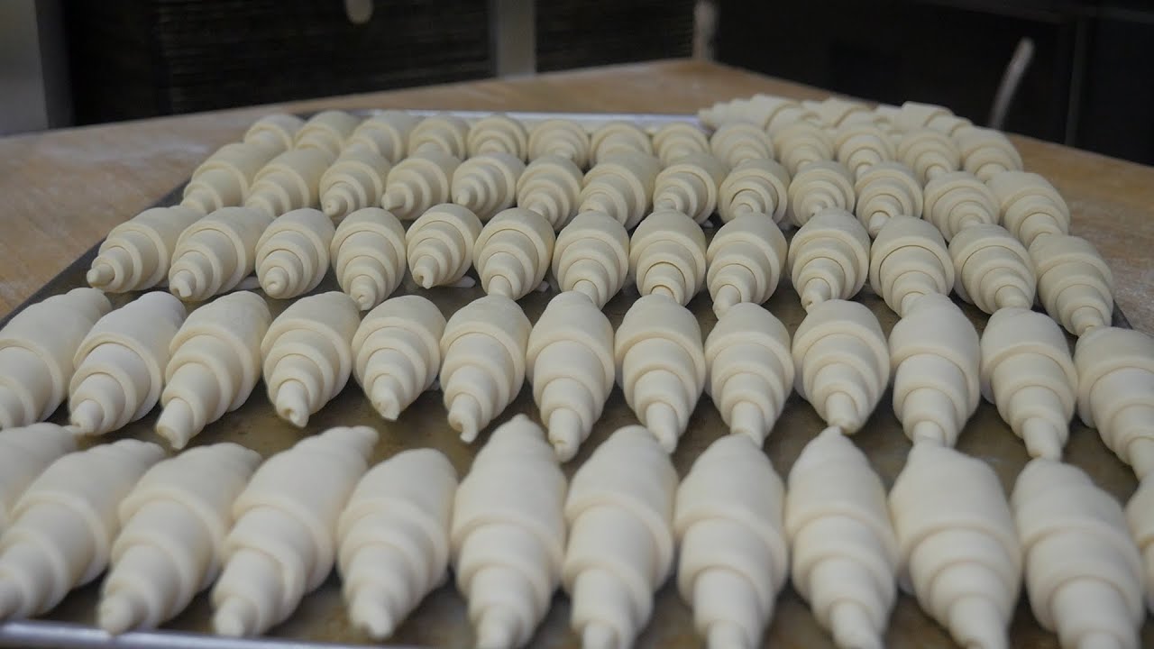 超高級食材をふんだんに使った外はサクサク中はもちもちなクロワッサンの作り方
