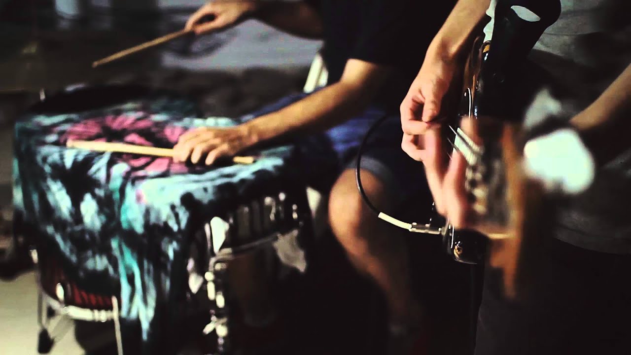 Sue Mon Mont - Lejos :: Video Delivery