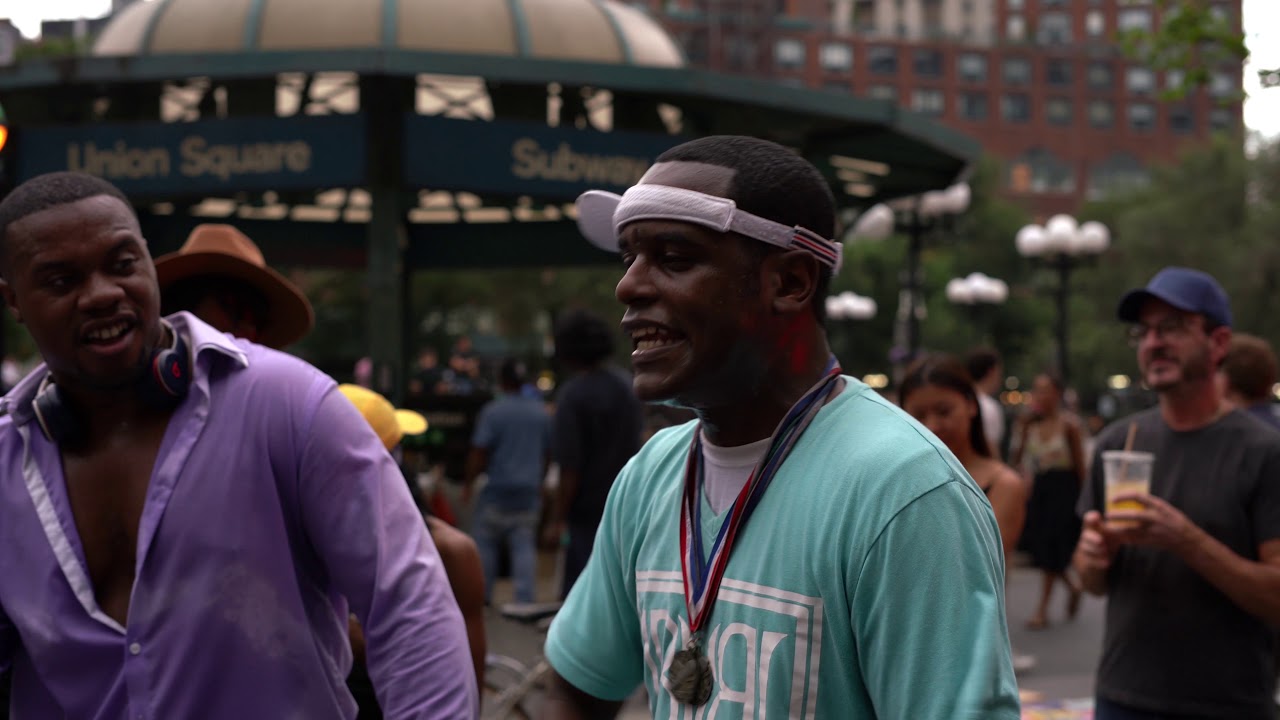 Cyphers Mike Mezzl & Henny Mack with Don Buckets at union square NYC 4K