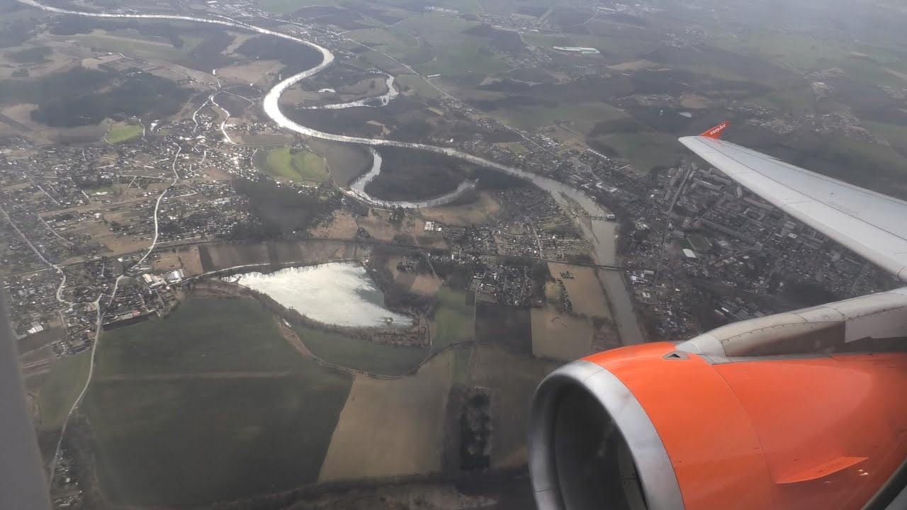 EasyJet Airbus A320-214 London Gatwick to Prague *Full Flight*