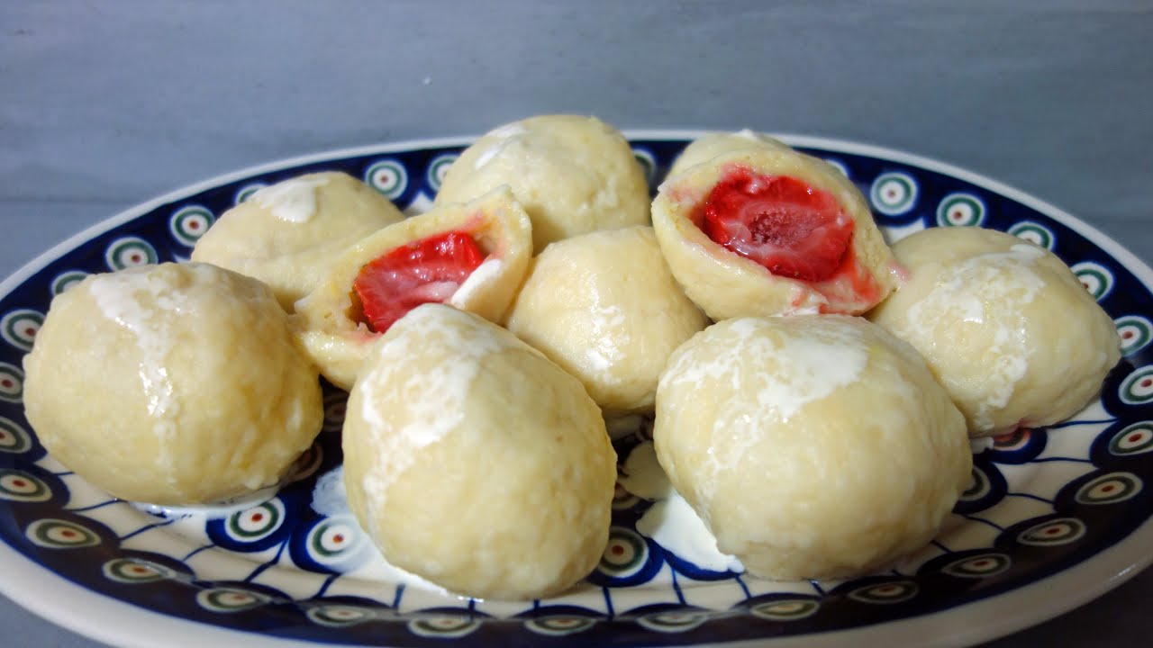 Пельмени с клубникой и сыром за несколько минут