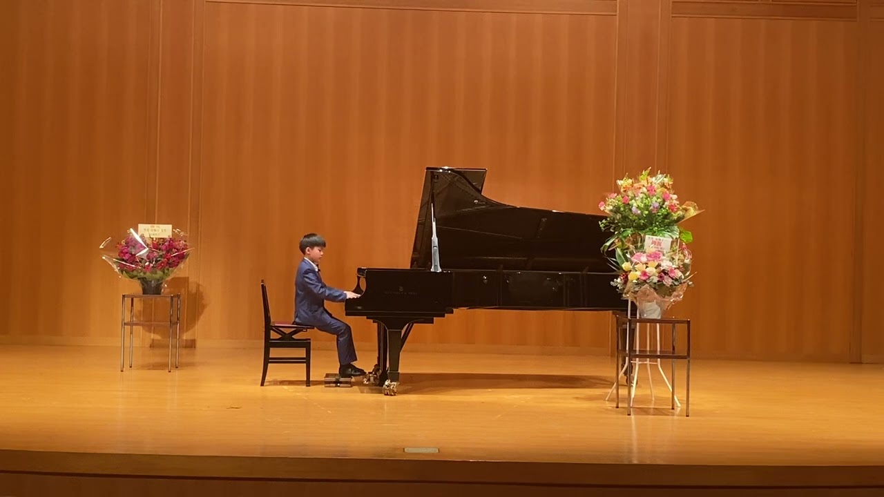 小4   ベルガマスク組曲より「月の光」/ドビュッシー