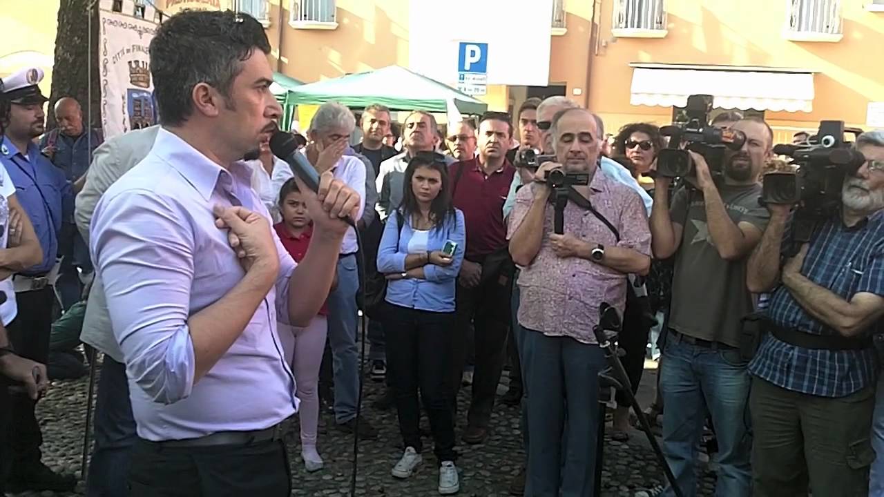 Il sindaco Ferioli all'inaugurazione dell'orologio provvisorio