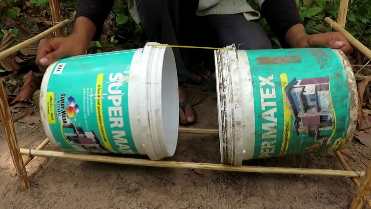 WWW DOWNVIDS NET Amazing Quick Monkey Trap Using Buckets   How To Make Monkey Trap