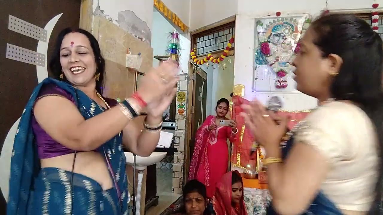 जो video like करे उसकी झोली खुशियों से भर देना मां