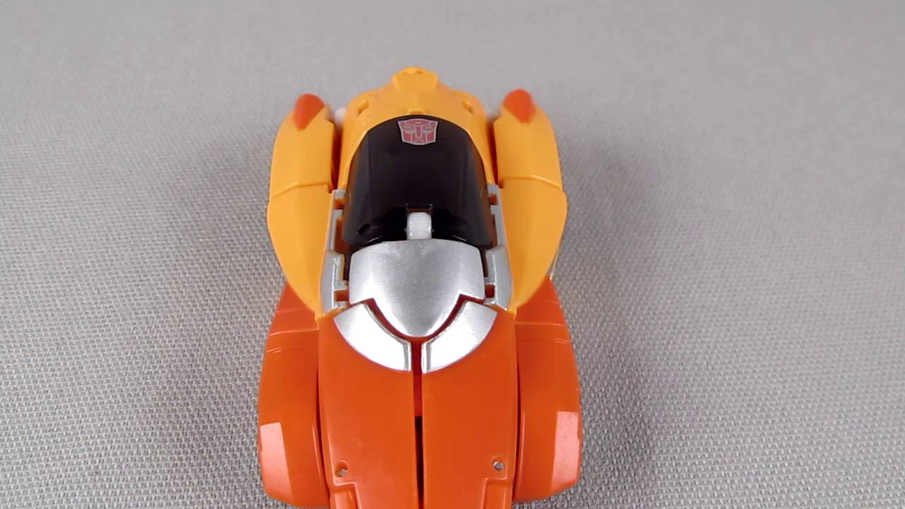 Wheelie - TFormers Titans Return Legends Class Figure Review