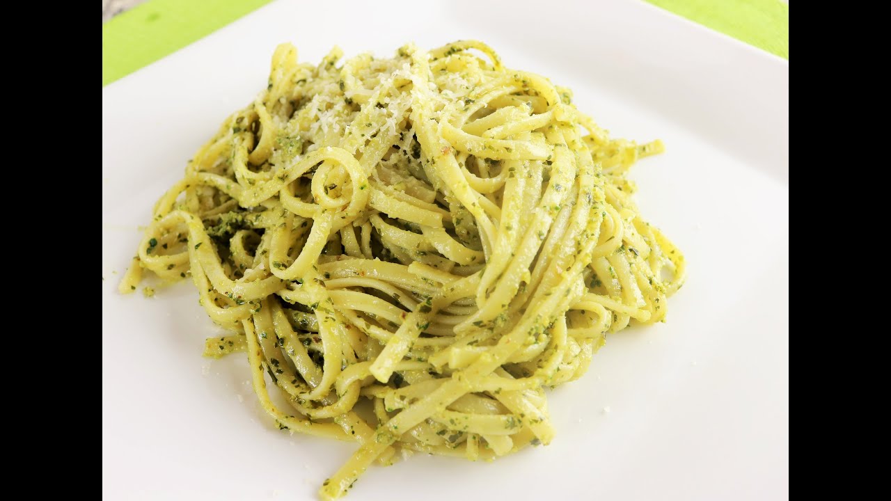 Receta Italiana Pasta Pesto - Comida Facil de Cocinar