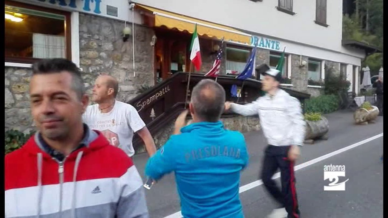 Castione, in 300 al Passo per dire no ai migranti