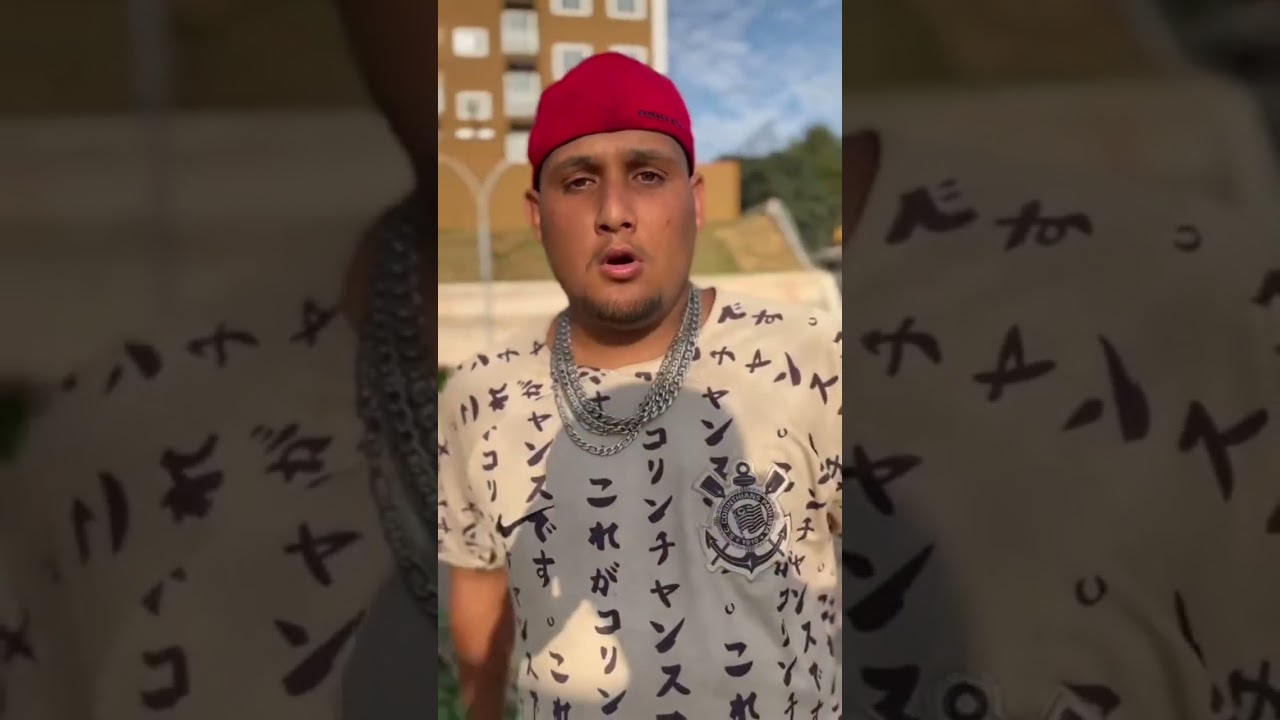 é só você tocar e driblar que é gol