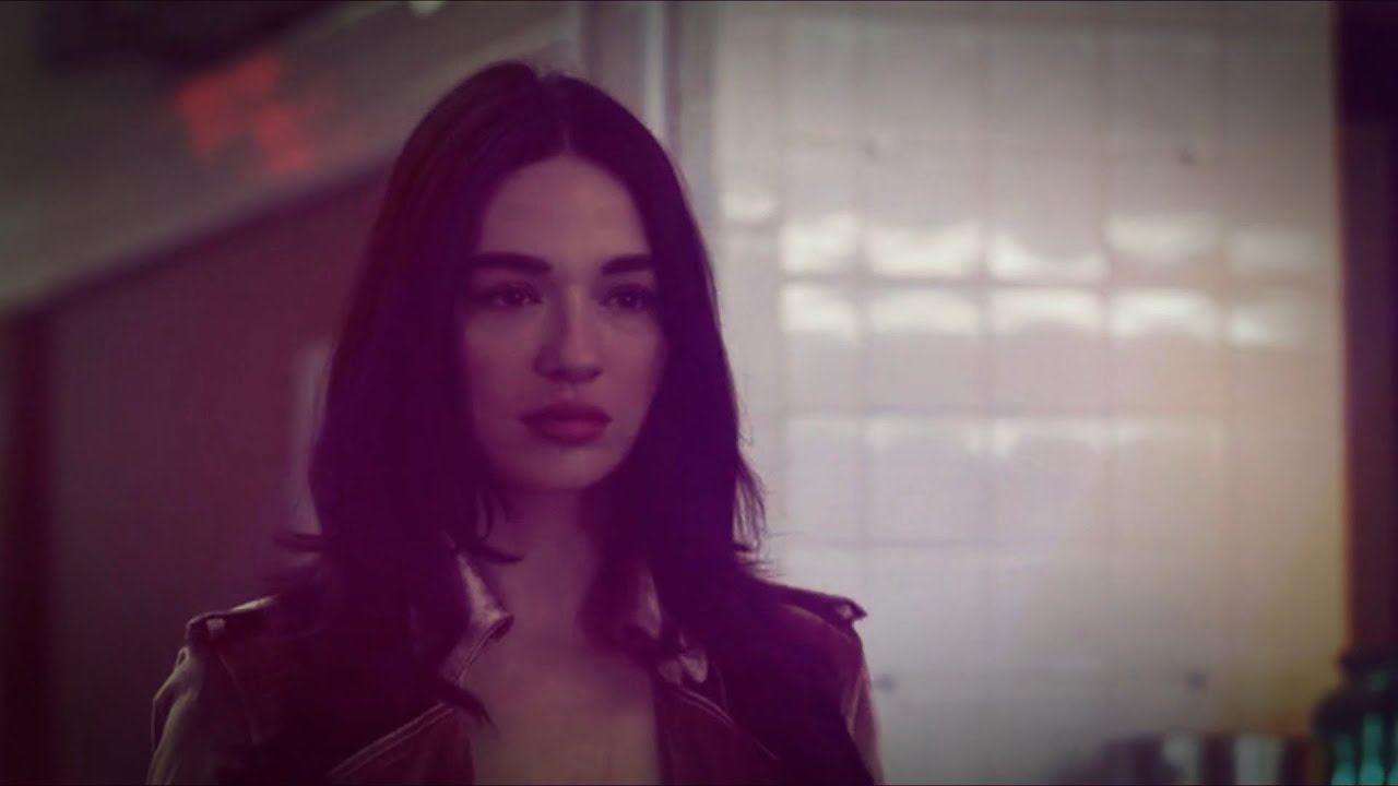 Sofia Falcone you should see me in a crown