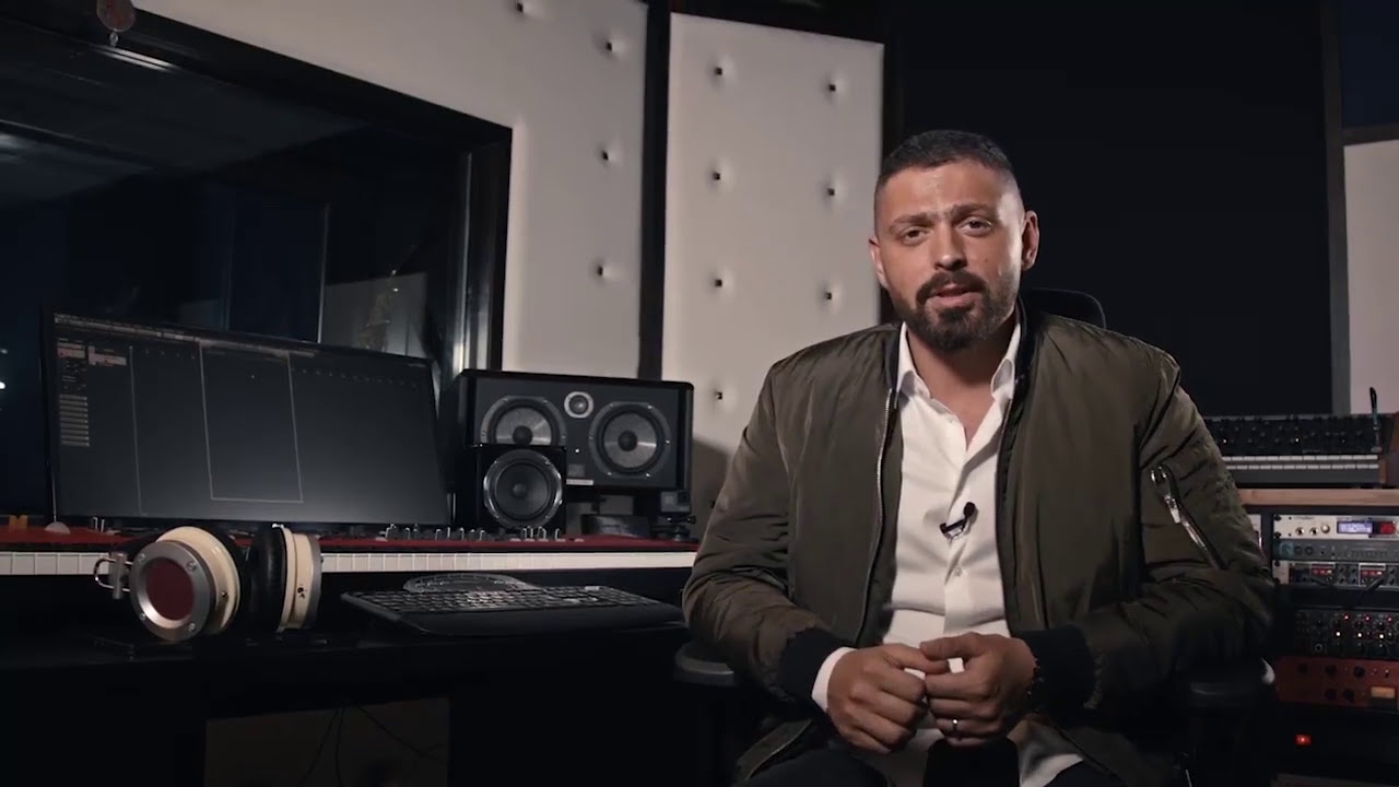 Omar Sabbagh at the studio | عمر الصباغ في الاستوديو