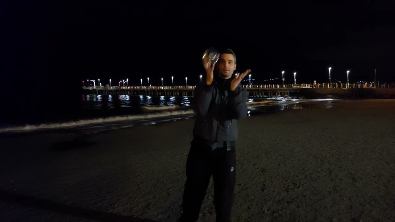 Contact Juggling 💙 Stefan Oz in Alassio