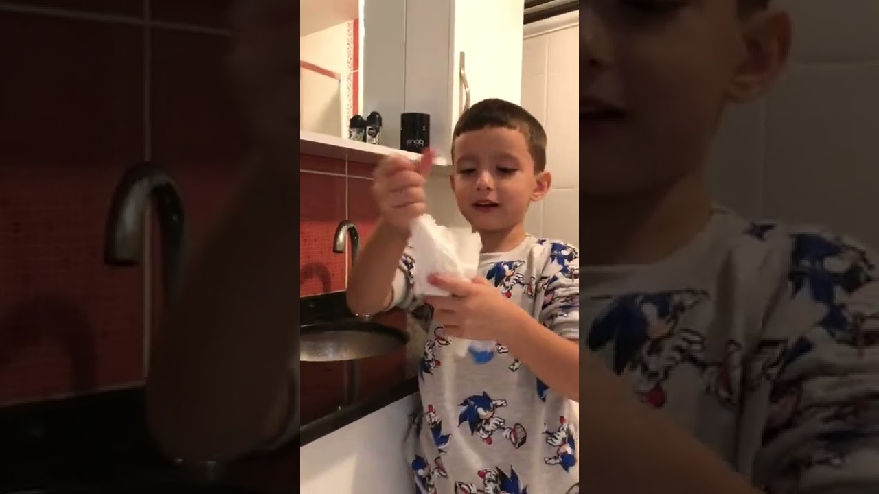 Cumhur can diş fır&ccedil;alıyor