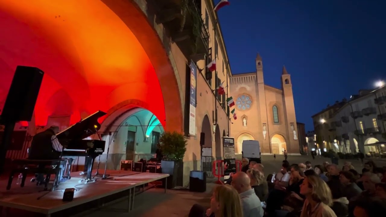 Jazz in Piazza Duomo - Alba (1 su 3)