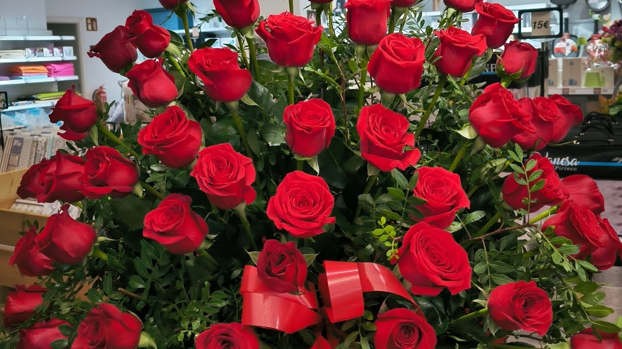 Como hacer Arreglo floral 50 rosas  aniversario #rosasrojas #flowers #florist #bouquet
