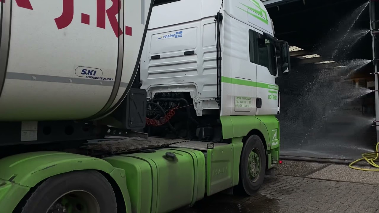 Real DIRT! MAN Truck Cleaned 100% Contactless! 100% Scratch Free! No brushes or sponges needed!