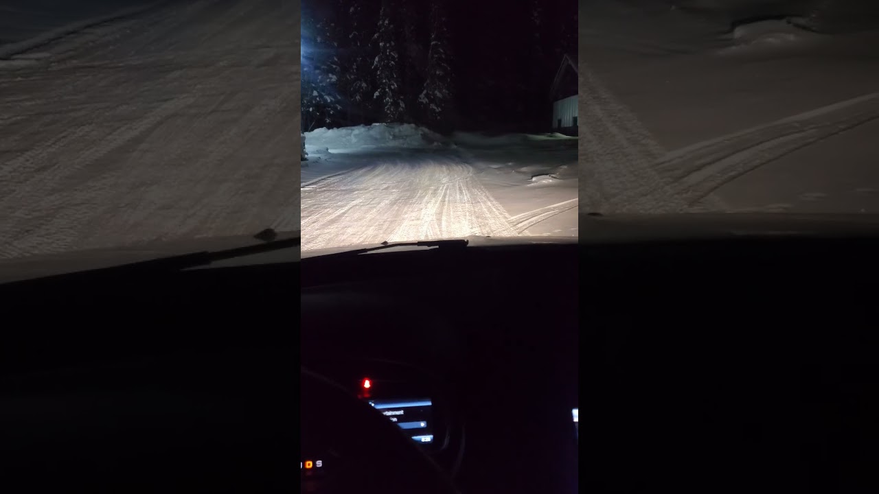 2015 Lincoln MKT moving headlights