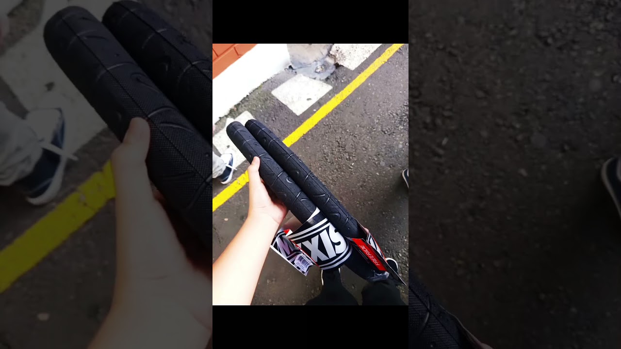 Nuevo LOOK de mi BICICLETA!  le pusimos MAXXIS HOOKWORM!  